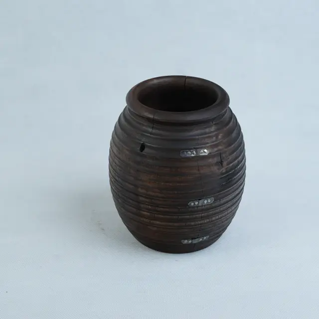 گلدان چوب گردو یک‌تکه