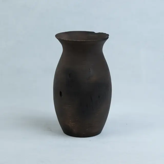 گلدان چوب گردو یک‌تکه