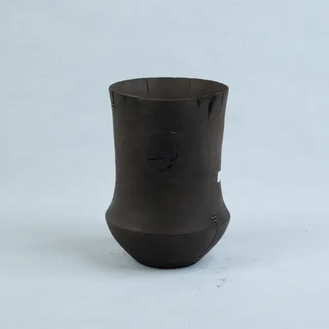 گلدان چوب گردو یک‌تکه