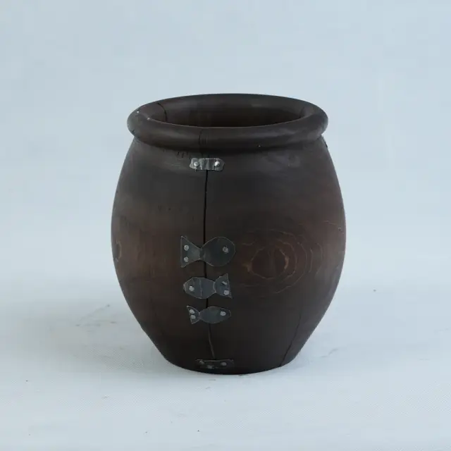 گلدان چوب گردو یک‌تکه