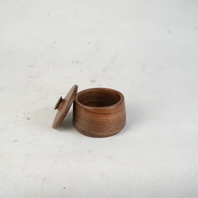 کاسه درب‌دار چوب گردو